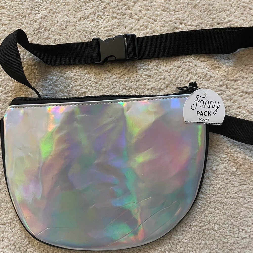 NWT HOLOGRAPHIC FANNY PACK BAG PERFECT FOR CONCERTS